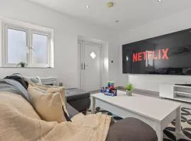 Cinema Studio Room with Spa