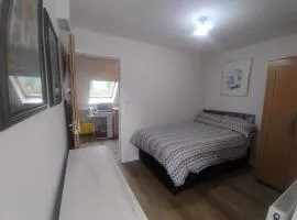 Comfy Studio - Sleeps 2 Near Warwick University