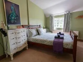 Countryside Cottage sleeps 5 10 minutes from Alton towers and Peak Wildlife park and Whiston golf wedding venue Perfect for families