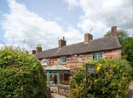 Welcoming countryside cottage minutes from Alton towers, ξενοδοχείο σε Whiston