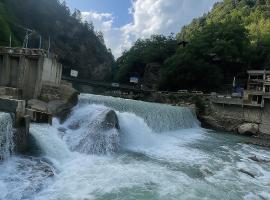 Ibex Riverside Cottage Neelum Valley, hotel v destinaci Kundālshai