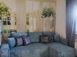 Bieszczadzki Lawendowy Dworek, hotel i Paszowa