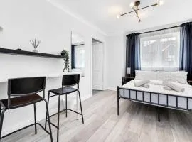 Fully equipped Parkside room 5min from Colliers wood Station R4