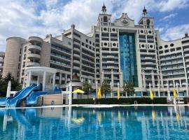Luxurious Apartment with sea view, hotel v destinaci Pomorie