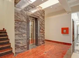 Super Townhouse OAK VS Shivanya
