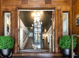 Nob Hill Inn