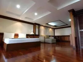 Alameda Suites Hotel