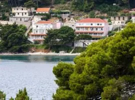 Apartmetns Franka Saplunara-One-Bedroom Apartment with Terrace and Sea View No2