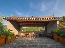 Phoenix Ancient Town Secret Realm Courtyard Hotel-100 meters from Tuojiang River-Free Souvenir Gift &Offers Paid Guided Hiking ,Local Ethnic Experience ,Professional Travel Photography