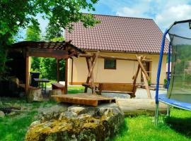 Chata Raztoka, lomam&ouml;kki kohteessa O&scaron;čadnica