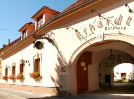 Erhardt Panzió, hotel em Sopron
