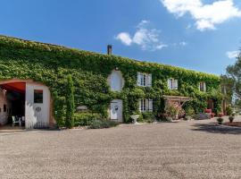 Gîte avec piscine et animaux, viešbutis mieste Graulhet