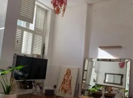 600sf 1 bedroom apartment