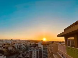 2 bedroom beachside 13th Floor Apartment