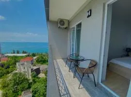 Green House - Apartment with Separate Room and Sea View