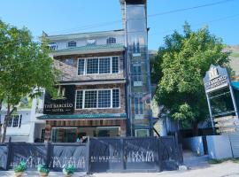 The Barcelo Hotel, hotel with hot tubs in Nārān