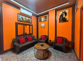 2 Bedroom Near Shops & Stores