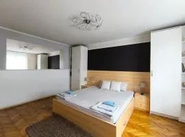 Central apartment with garage