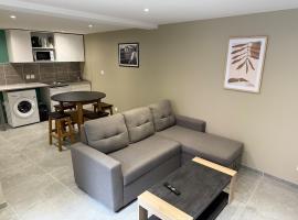 Apartment 9 - Hyper center - 1 to 6 people, hotelli kohteessa Douai