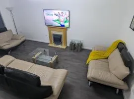 Leyland Road Retreat - 4 Bedroom House