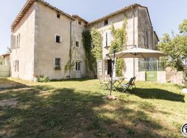 Le Clos d'Artagnan, hotel v destinaci Valcabrère