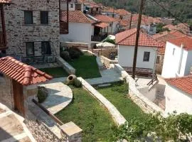 Annousa's House & Studios