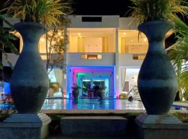 Mangroven River View Hotel, ξενοδοχείο στην Μπεντότα