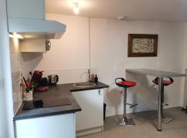 Duplex plein centre de Florac, готель у місті Florac