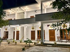 Harmony Beach Hotel: Arugam Bay şehrinde bir plaj oteli