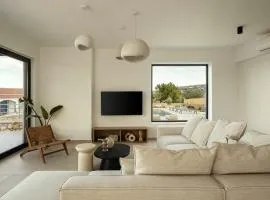 Villa Leone Luxury Living with Sea Views and Pool