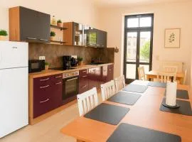 Großzügige Ferienwohnung mit Balkon 2 Parkplätze Badewanne