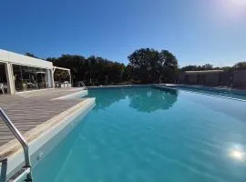 Appartement climatisé avec jardin et piscine