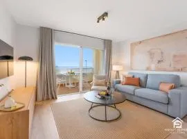 Wyndham - Bright and Modern 2BR with Sea Views in