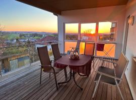 Cozy and spacious with a view, hotel v destinaci Kirchheim im Innkreis