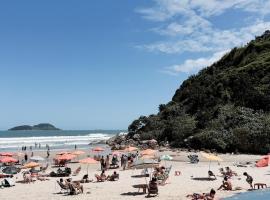 Tombo Beach Hostel, Hotel in Guarujá