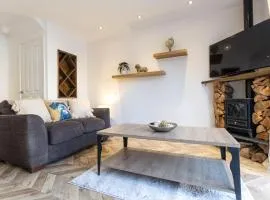 Wheatcroft Sleeps 7 Long Stays Parking and Wi-Fi