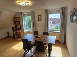 Drei Zimmer Appartment mit Küche & Bad