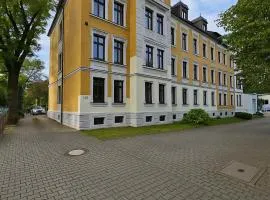 Großzügige Ferienwohnung mit Balkon 2 Parkplätze Badewanne