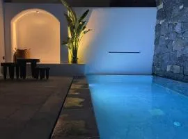 Koniko Santorini Private Pool Villas