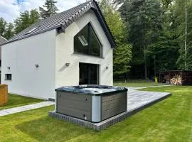 Domek z Sauną i Jacuzzi Leśne SPA