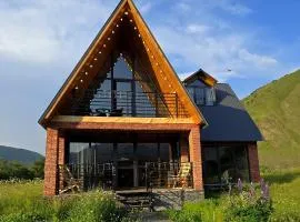 Grand Mountain Cottage