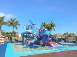 Oaks Family Getaway - Resort, Beach