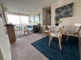 Espectacular depto en condo 2D 2B Full Equipado Wifi Aire Estacionamiento, hotel que aceita pets em Curic&oacute;