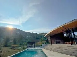 Villa Puncak Dengan View Persawahan