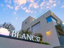 Blanc 37 Private Pool Villa