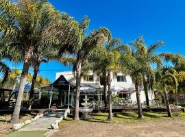 Armonia Aparts, hotel con estacionamiento en Termas del Daym&aacute;n