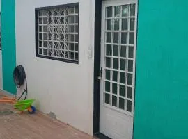 Micro-casa 2 Pedregal Novo Gama GO prox Valparaíso ideal p trabalho descanso e silêncio