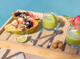 Catalina Court 7 - Just a short walk to Pippi Beach