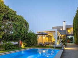 Luxury Villa Hestia Grey with Private Pool, hotel in Rethimnon