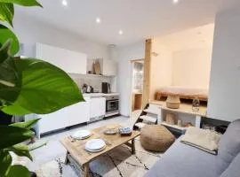 Cozy Studio Just Steps From The Lake